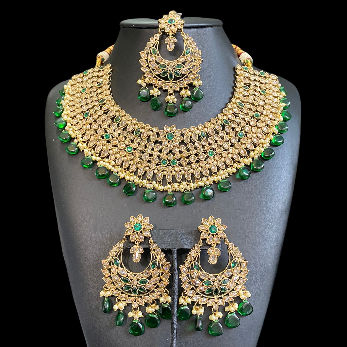 Classic in Gold and Emerald