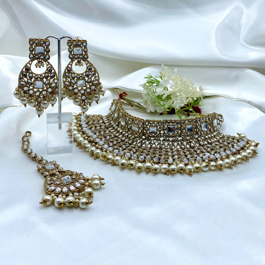 Dreamy in Antique Gold