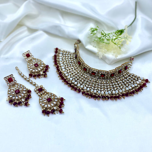 Dreamy in Antique Gold and Red