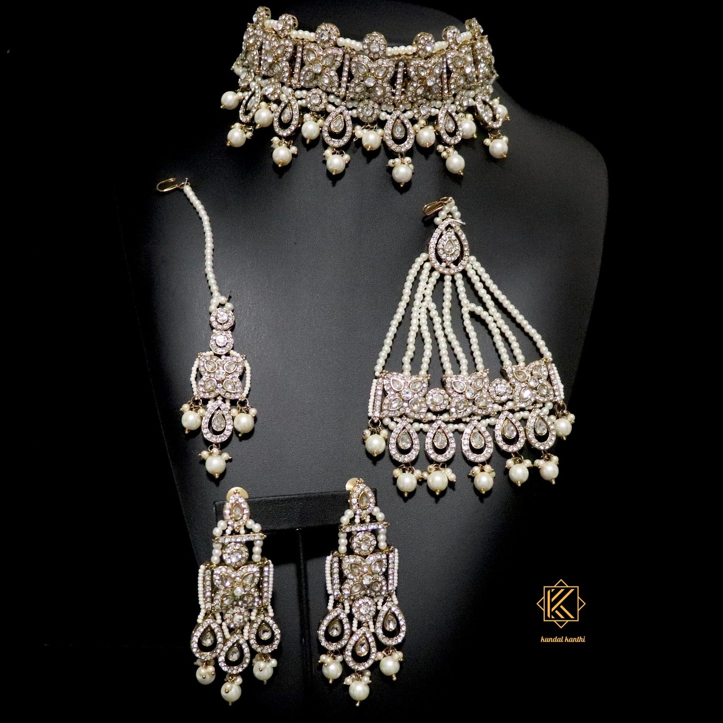 Inayat Choker in White