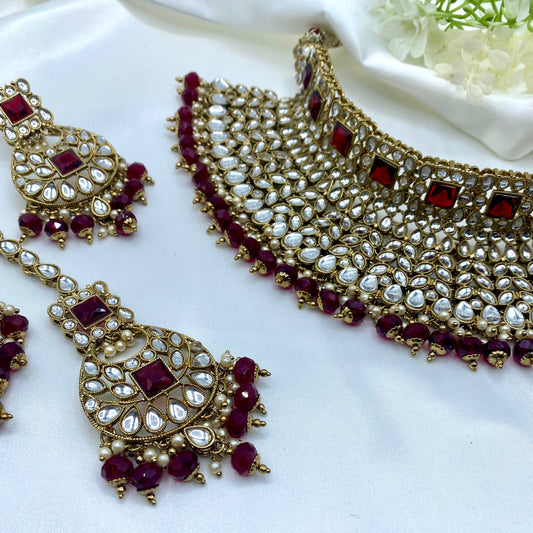 Dreamy in Antique Gold and Red