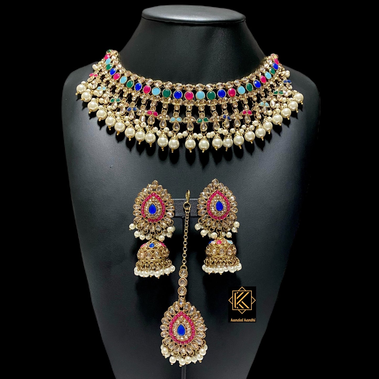 Janvi Necklace Set