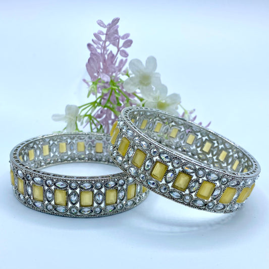 Elegance in Silver Yellow