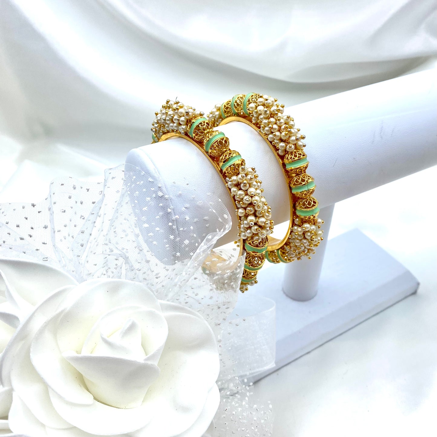 Pearl in White & Mint