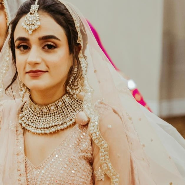 Dreamy in Antique Gold and Red