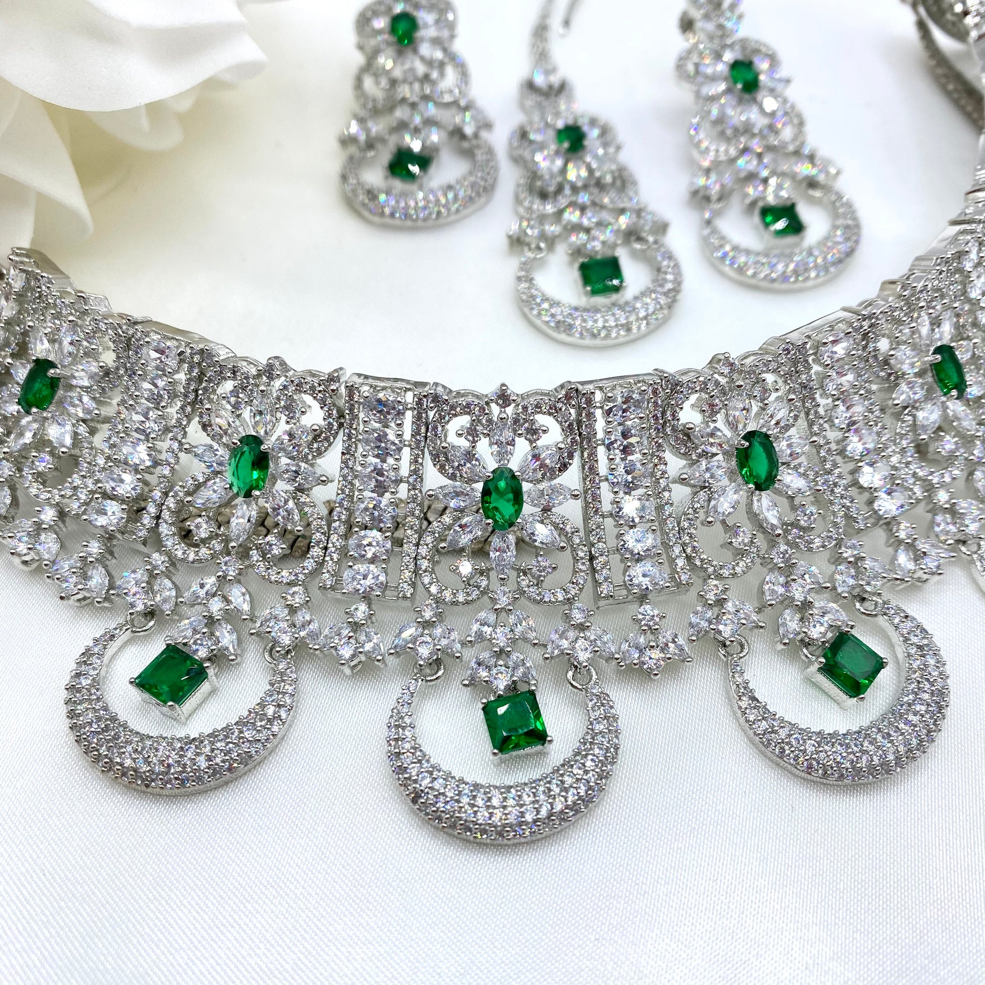 Green 2025 necklace zara