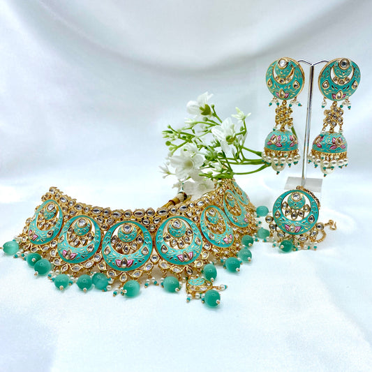 Mehreen in Mint