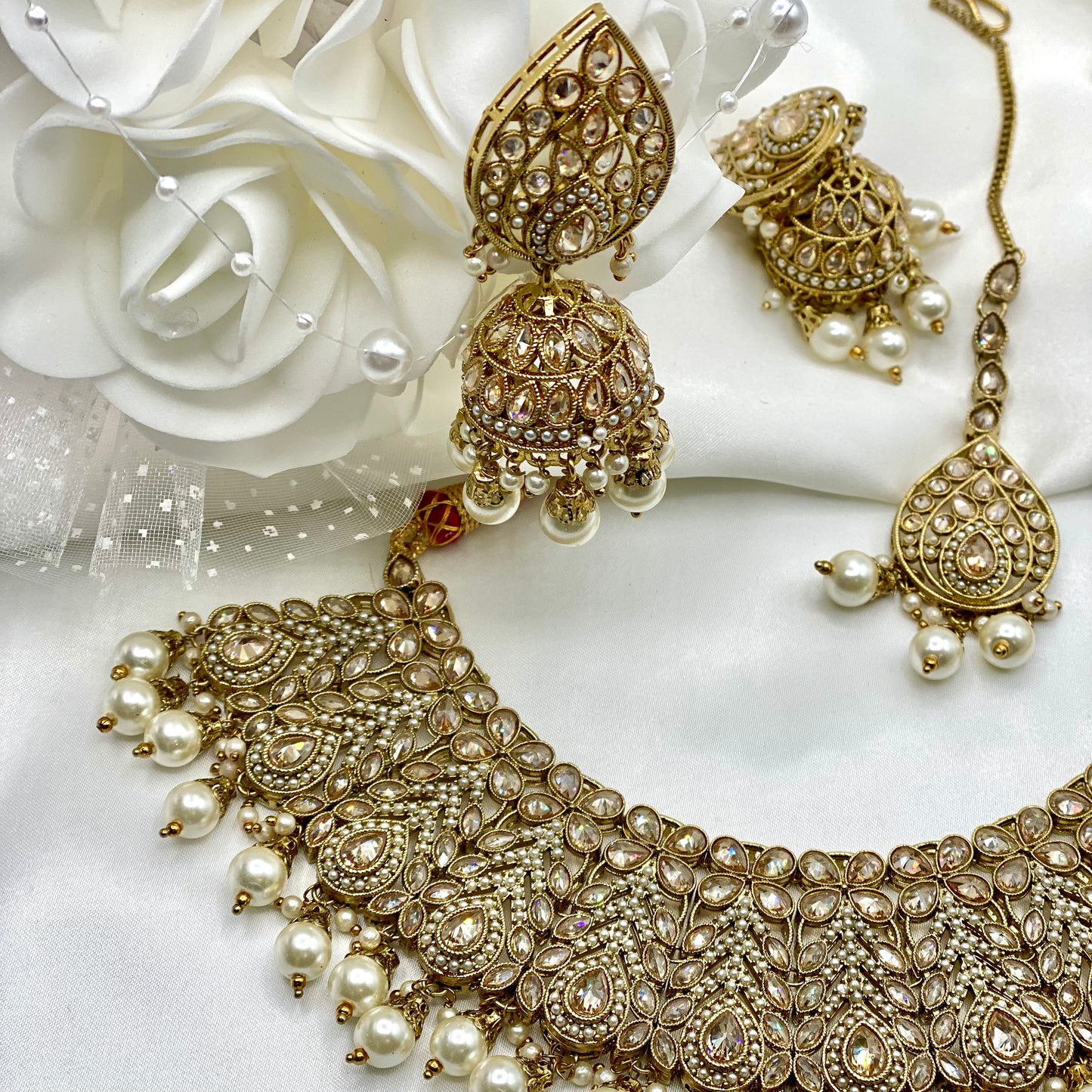 Pleasant in Gold