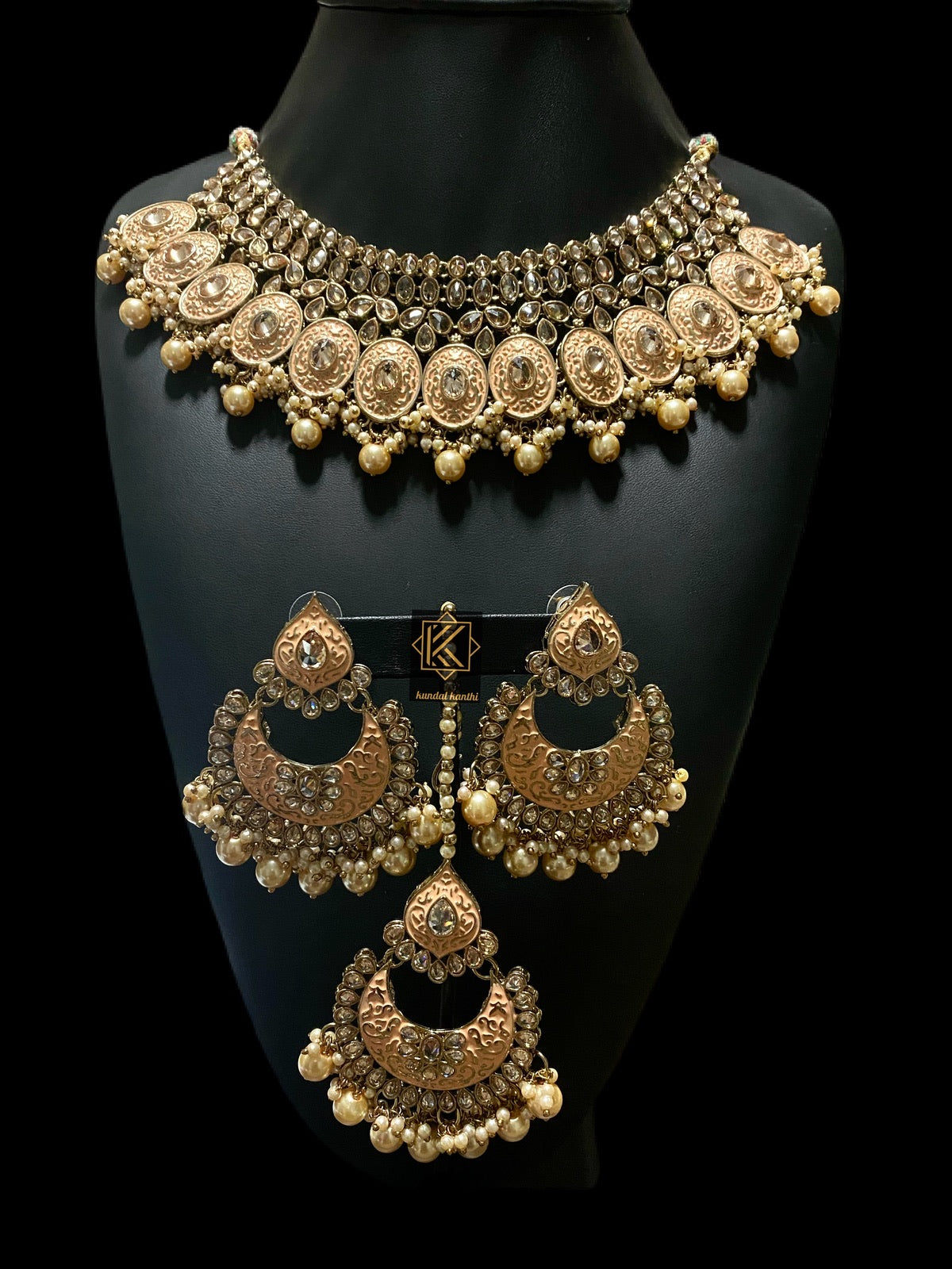 Naina Necklace set