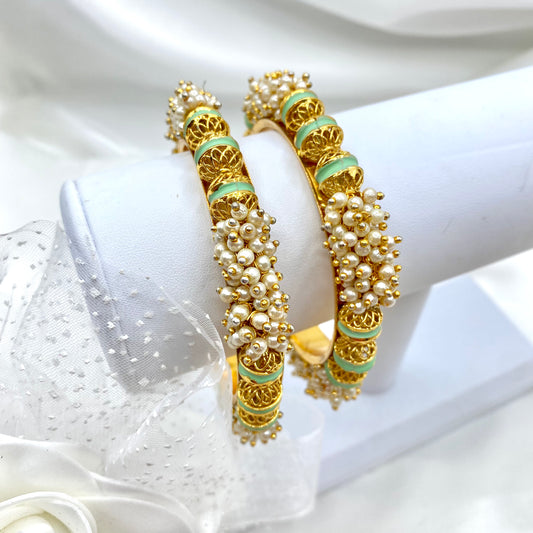 Pearl in White & Mint