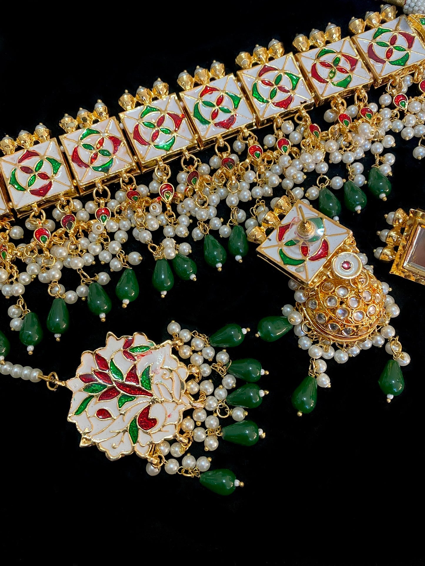 Zaima Choker