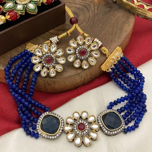 Amelia Choker