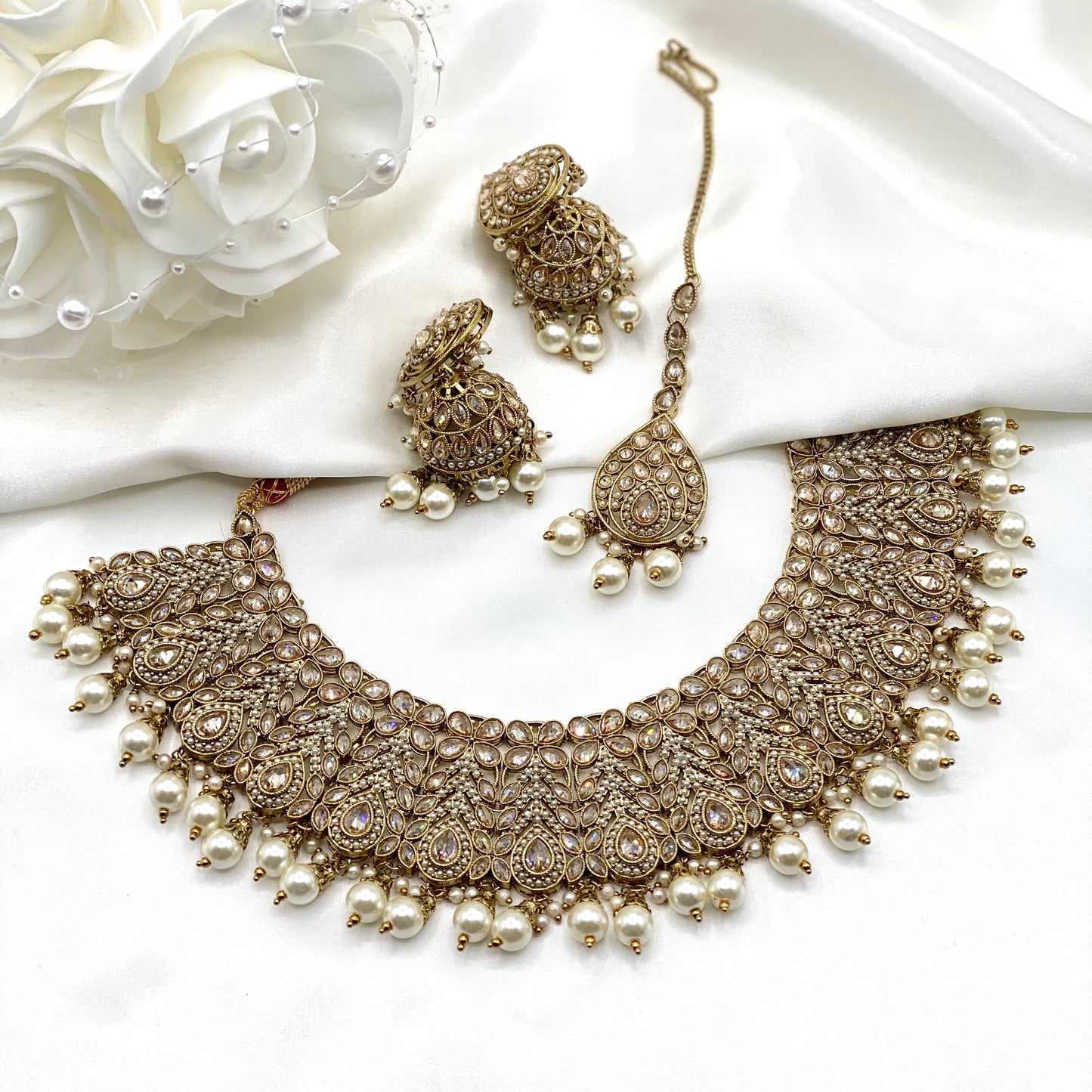 Pleasant in Gold